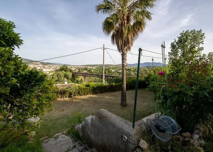 Villa Casa Cuesta del Álamo. Vistas frente Puente Lata Granada, España