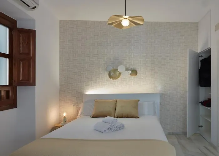 Apartamento con balcón en el centro histórico QH Reyes Católicos Granada, España