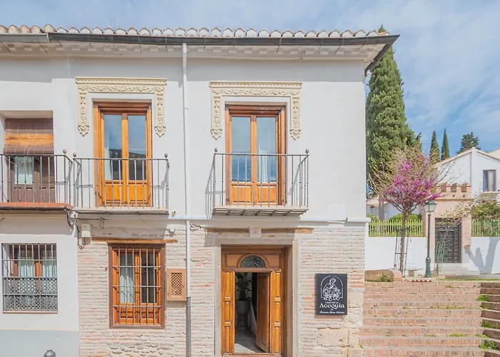 Casa de la Acequia by Florentia Homes Granada, España