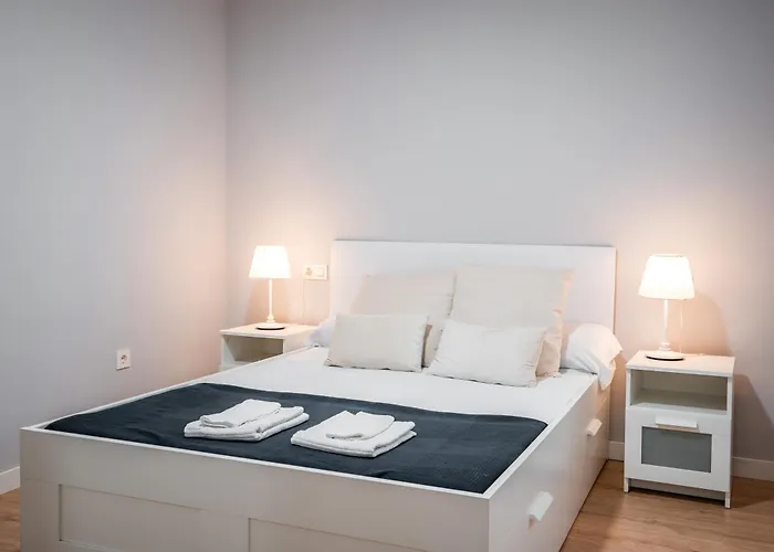 Apartamento turístico con 3 dormitorios en Granada QH Estación de Tren, España