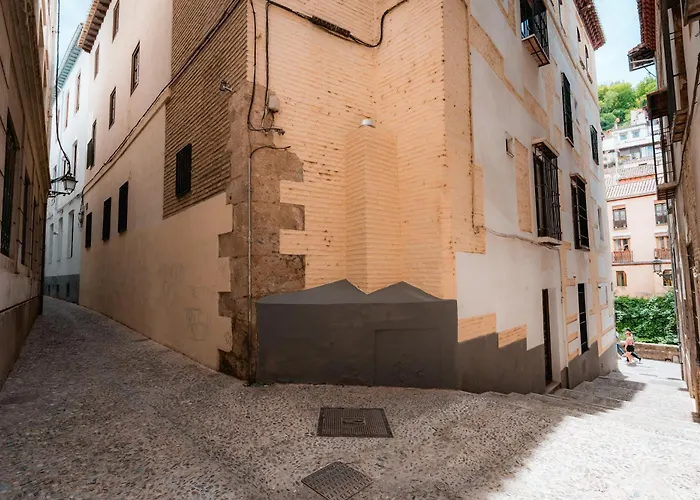 Apartamento turístico junto al Paseo de los Tristes y la Alhambra QH Santa Ana Granada, España