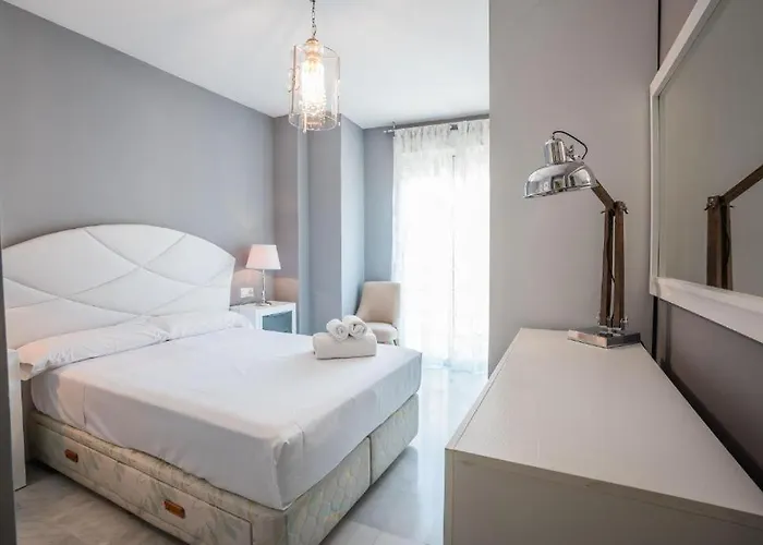Apartamento céntrico frente Villa Oniria Granada, Spagna