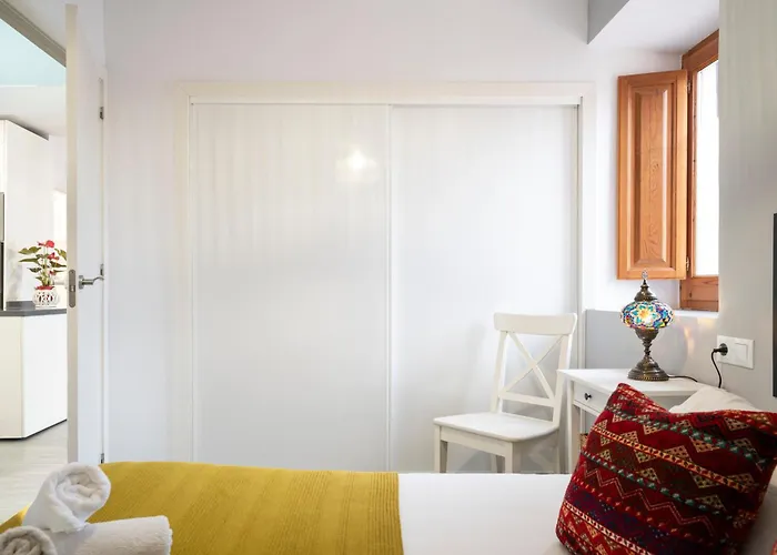 Apartamento Warm Light Of Albayzin - Free Parking 15 Min Away Granada, España