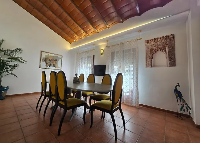 Nasrid House - Casa amplia para 12 junto a San Nicolás, patio y aire acondicionado Granada, España