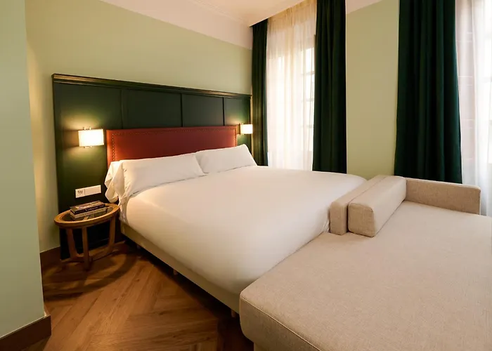 Honest Granada Hotel