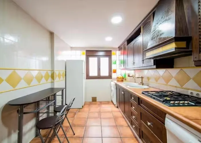 PAVANERAS - Alma del realejo en pleno centro de Granada, España