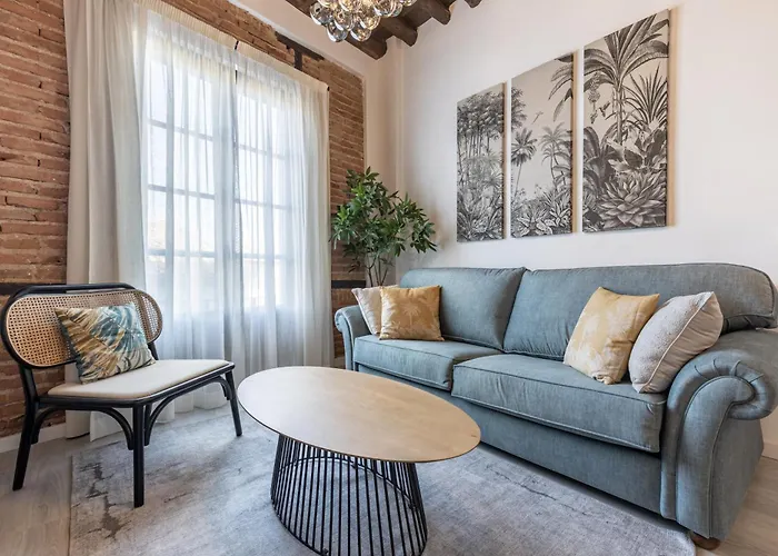 Apartamentos Puerta Elvira Suites 3000